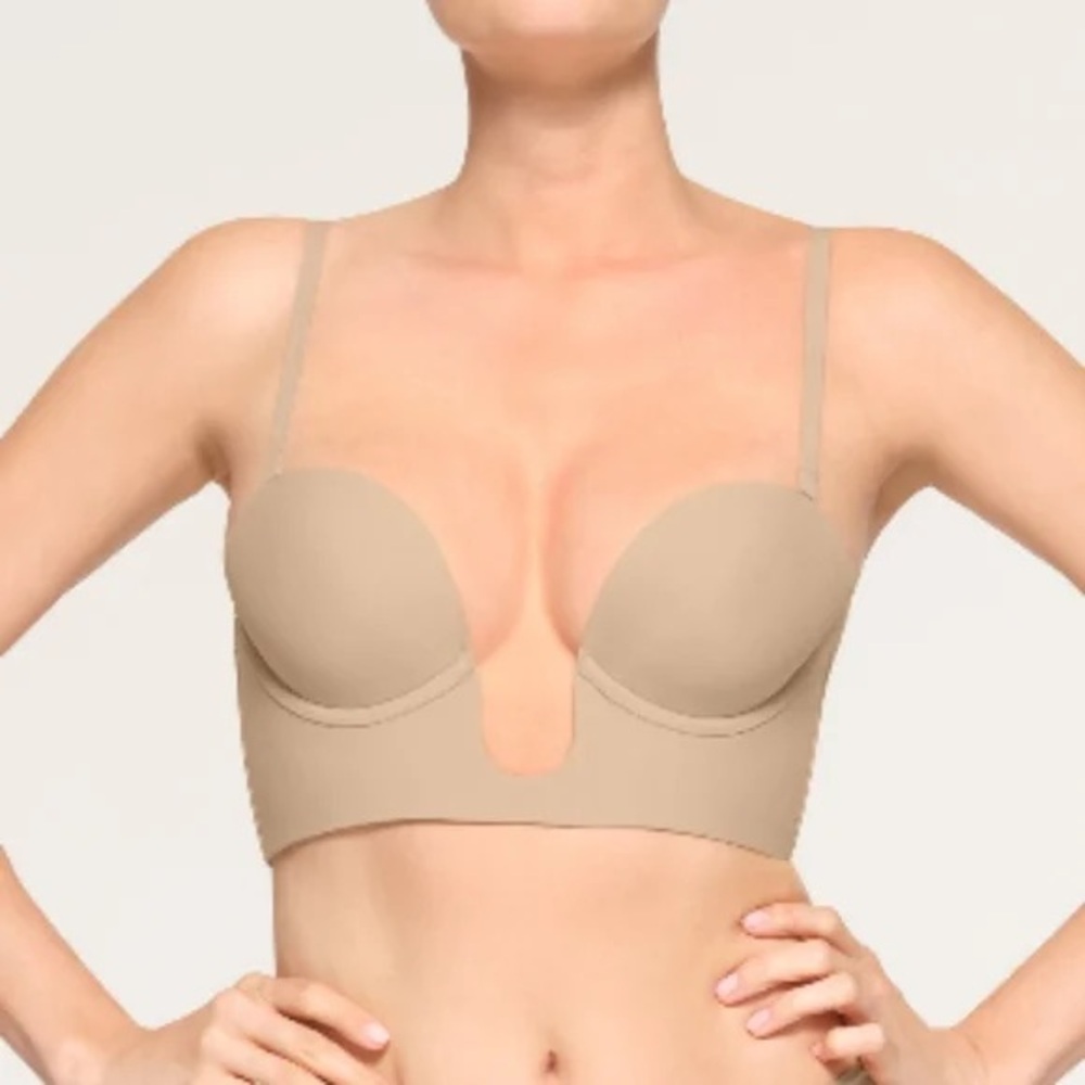 SKIMS Tan Plunge Bra